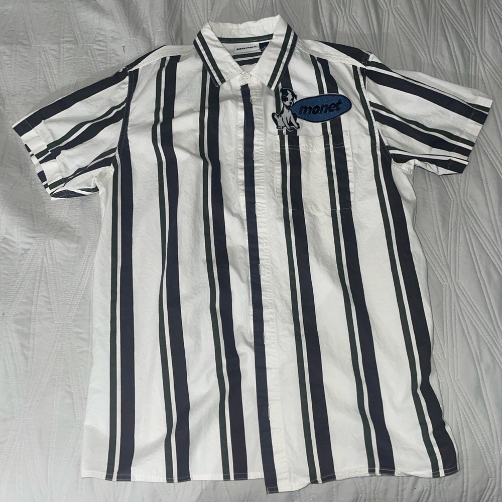 Monets button up shirt (size medium)